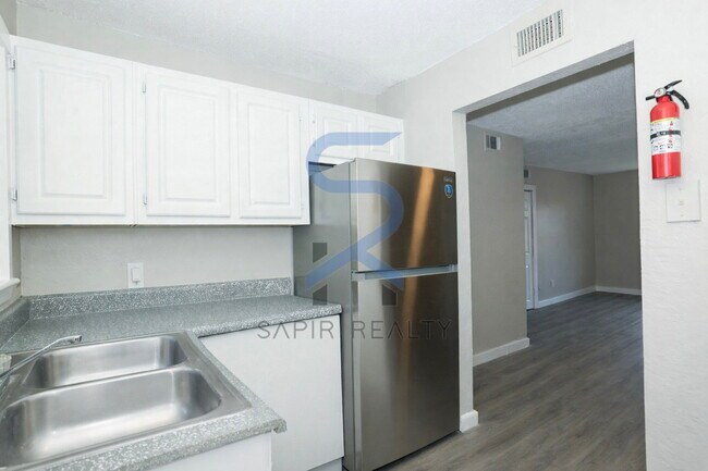 Foto del edificio - 2055 Alison Ct SW