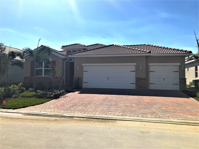 Foto del edificio - 3400 Cherry Palm Dr