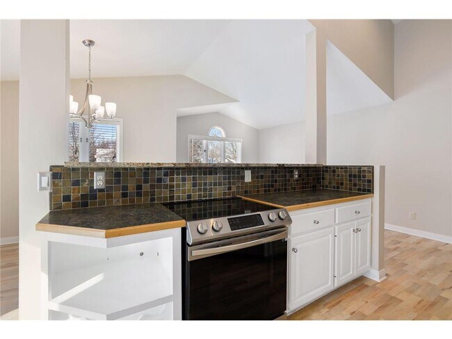 Foto del edificio - 126 Willow Dr