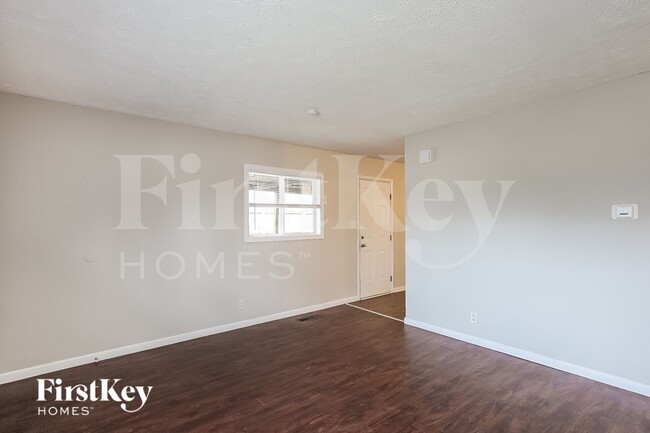 Building Photo - 4622 Karen Dr