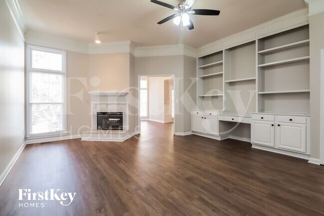 Building Photo - 930 Woodland Brook