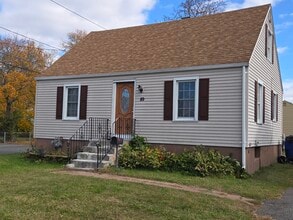 Building Photo - 89 Tracy Ave