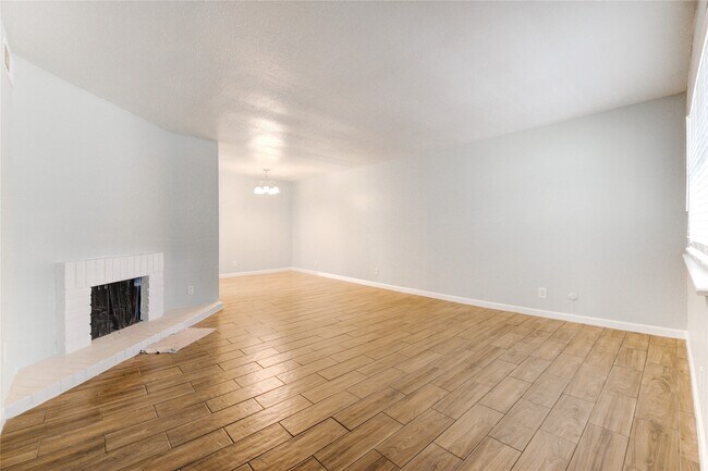 Foto del edificio - 6200 W Tidwell Rd