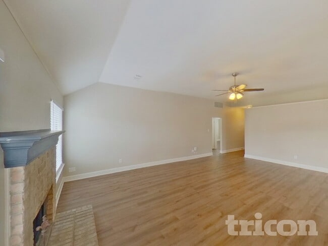 Building Photo - 709 Flagstone Way