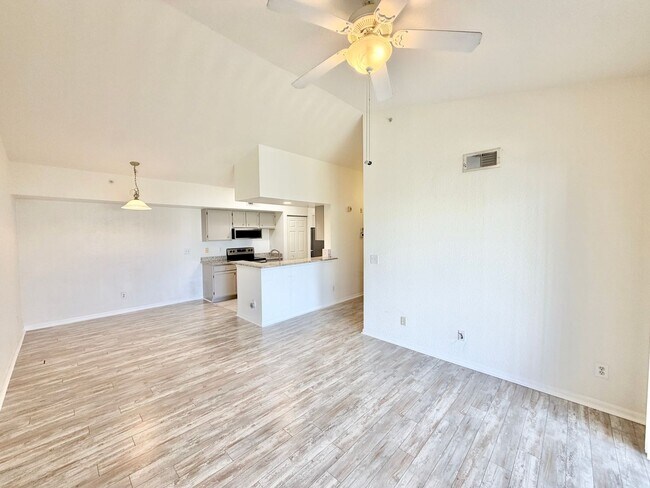 Foto del edificio - ** ST. CROIX ** 1 BED / 1 BATH - CONDO - GATED COMMUNITY - NORTH NAPLES - ANNUAL RENTAL