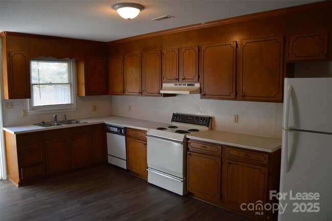 Building Photo - 309 Vance St