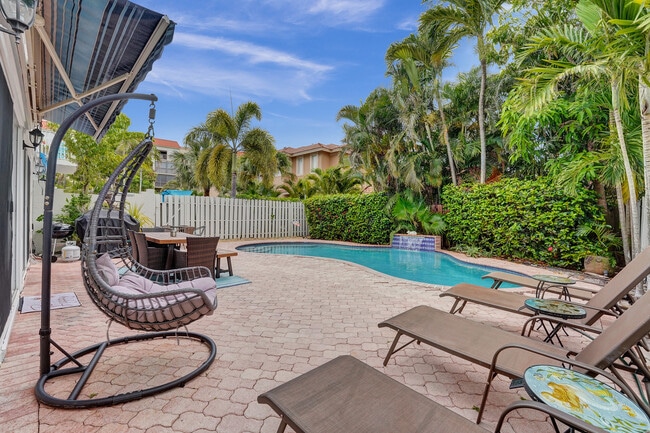 Photo - 220 Pine Ave Townhome