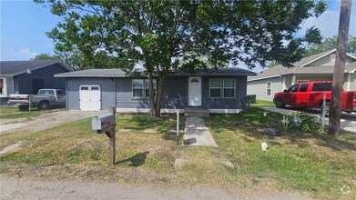 Building Photo - 131 Algodon St