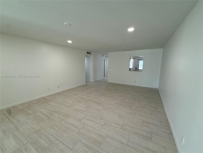 Foto del edificio - 609 NE 14th Ave