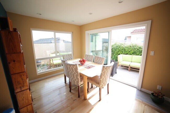 Dining room - 3512 Del Amo Blvd