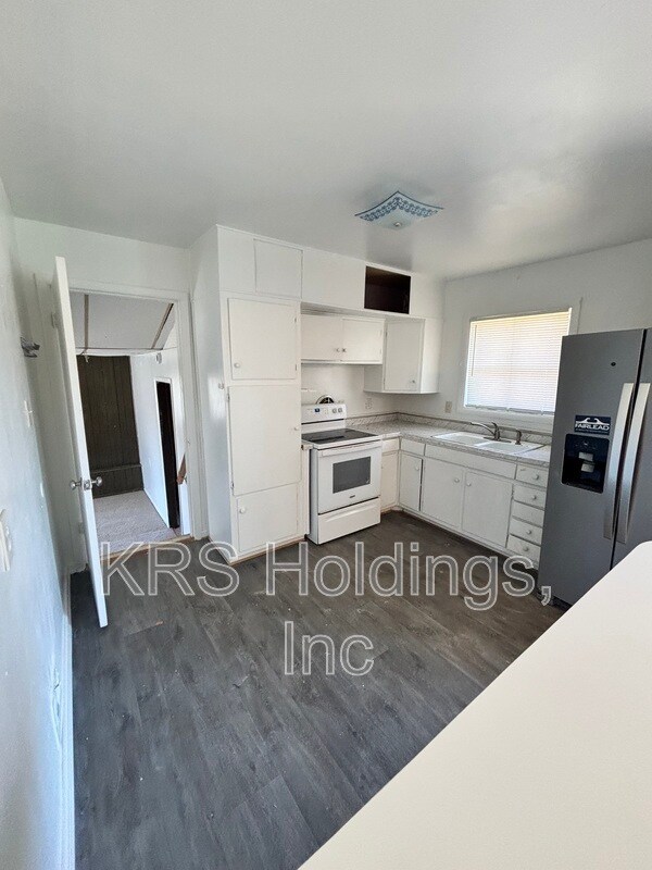 Foto del edificio - 756 Crepe Myrtle Ln