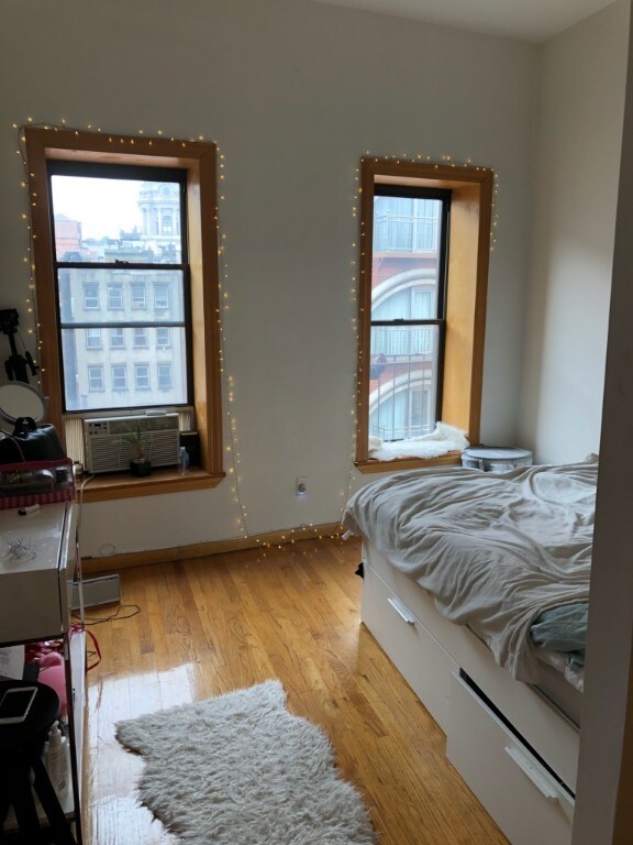 Building Photo - 154 Mott St