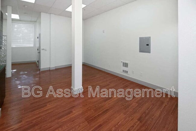 Photo - 1459 MacArthur Blvd Apartment