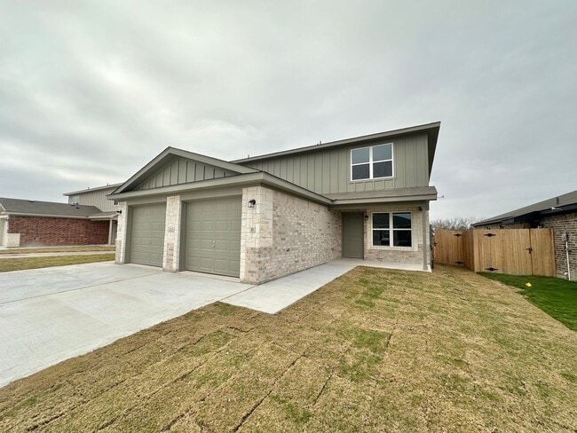 Building Photo - 222 Dolphin Dr