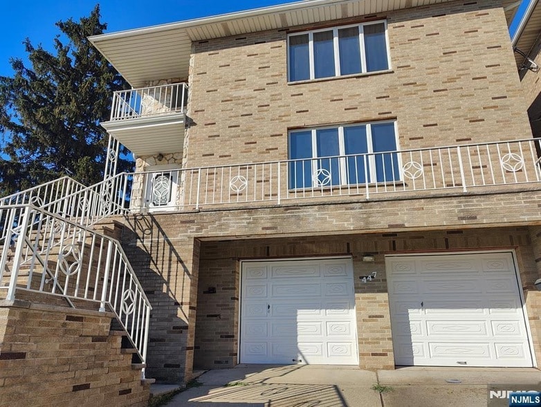 Photo - 447 Jersey Avenue