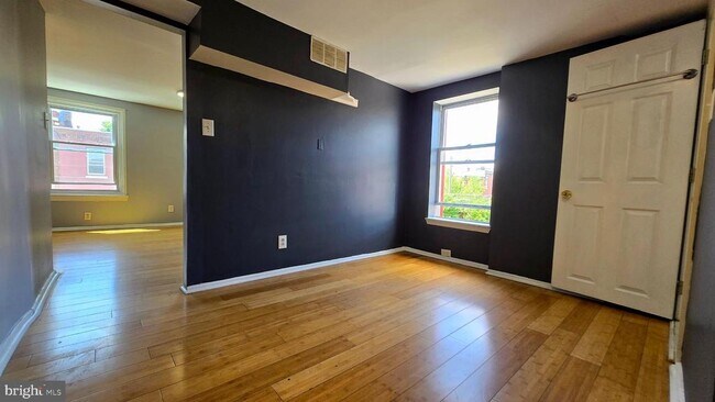 Building Photo - 2033 E York St
