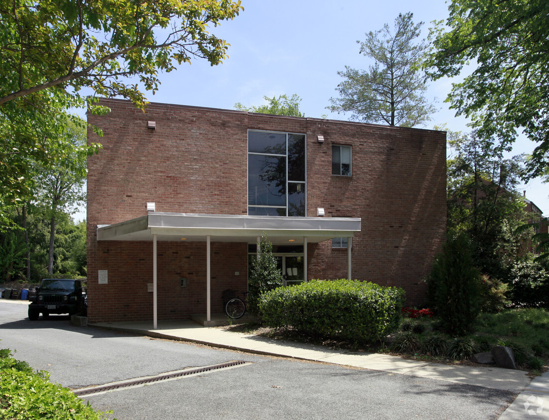 Building Photo - 4455 MacArthur Blvd NW