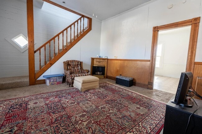 Living Room - 1016 E Pacific St