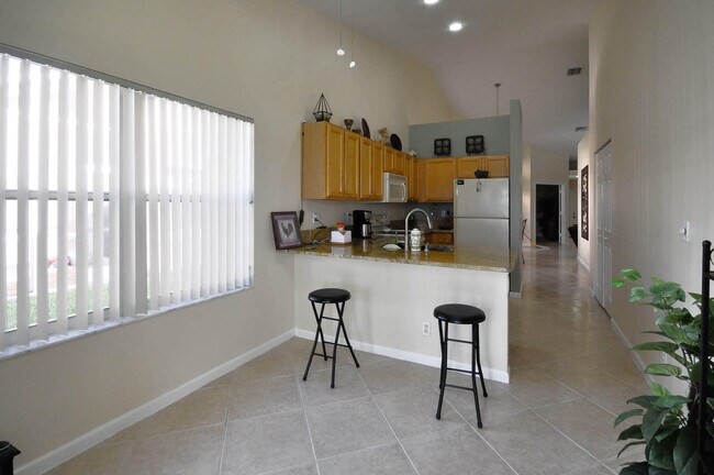 Building Photo - 10594 Pelican Dr