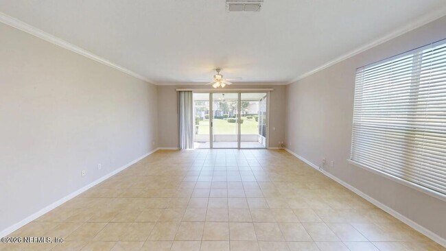 Foto del edificio - 7990 Baymeadows Rd E