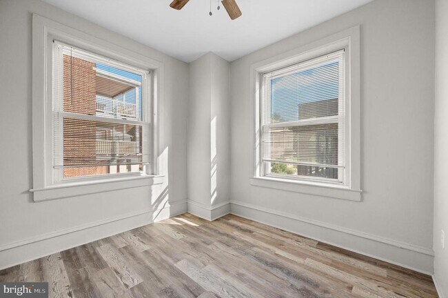 Foto del edificio - 834 W Lancaster Ave