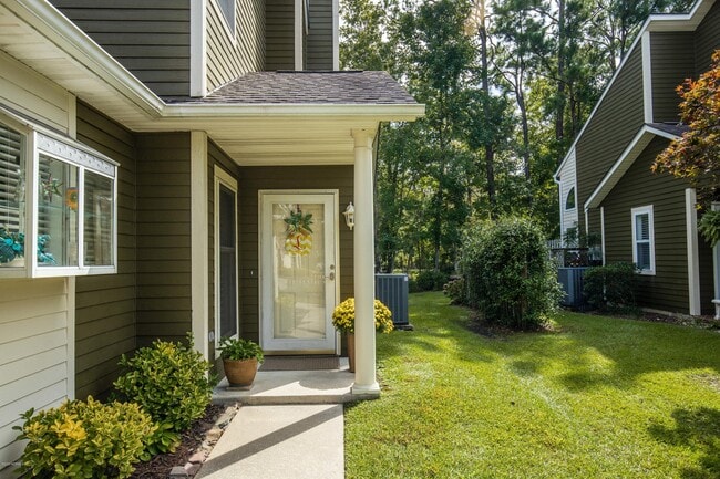 Building Photo - 504 Cedarwood Village