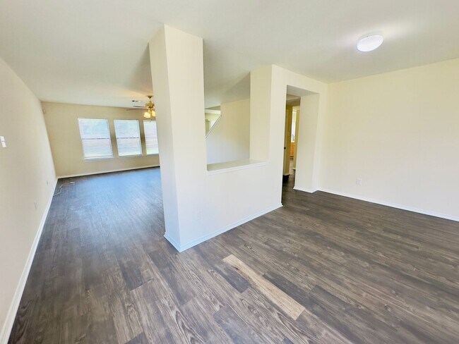 Foto del edificio - Spacious 4-Bedroom Home in Westwood – Leander ISD!