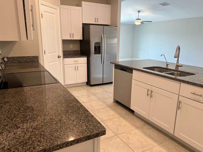 Building Photo - 7207 Jenkins Vista Ct