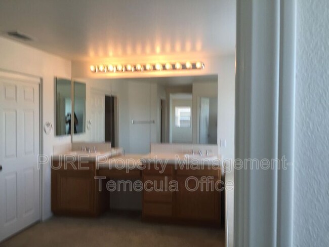 Foto del edificio - 44815 Rutherford St