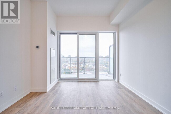 Photo du bâtiment - 2033 Kennedy Rd