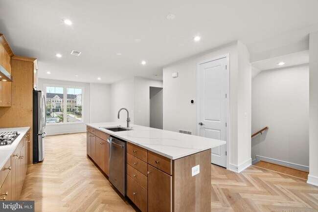 Foto del edificio - 42106 Picasso Sq