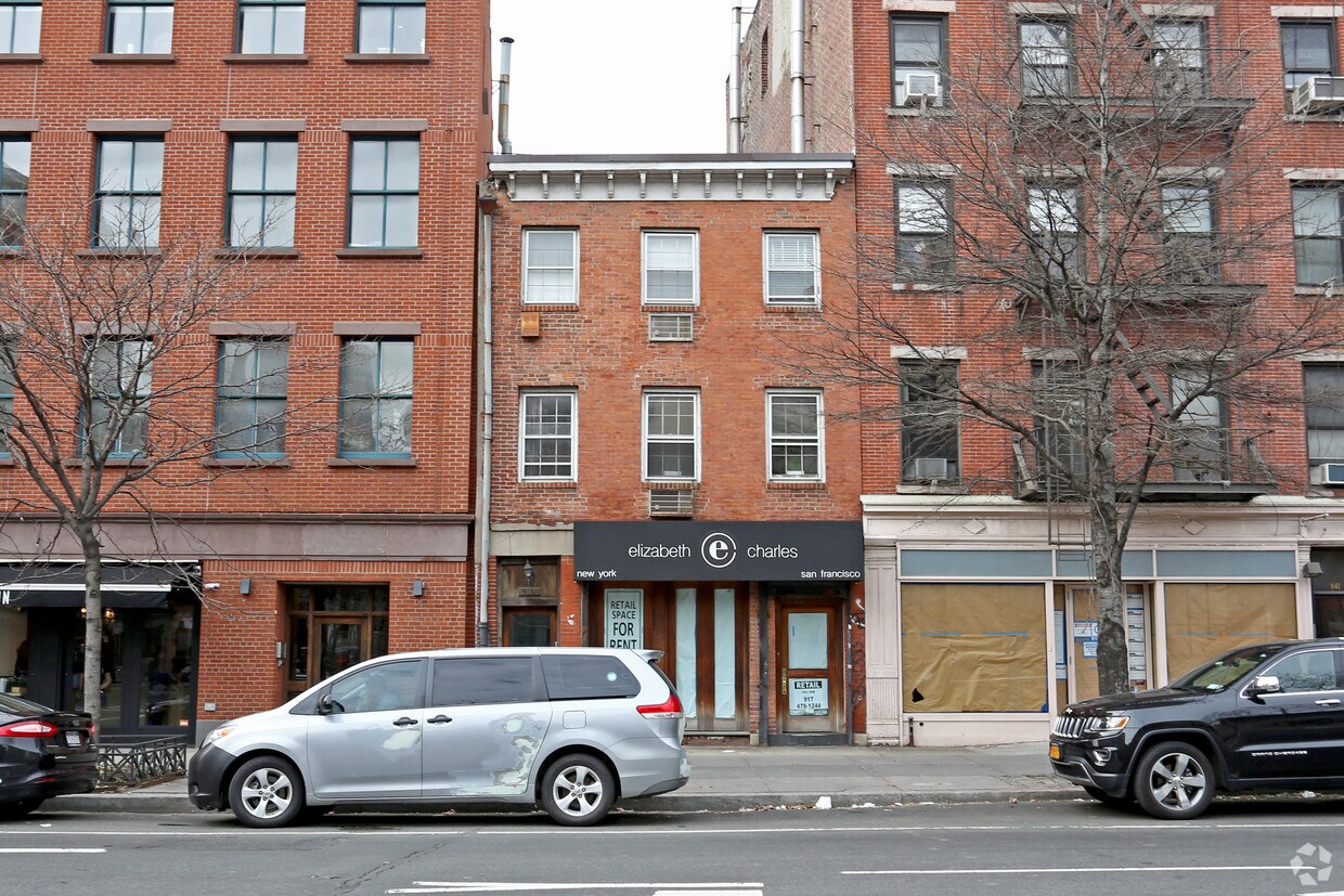 Foto del edificio - 639 1/2 Hudson St