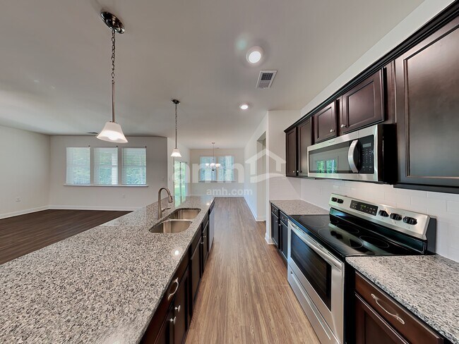 Foto del edificio - 437 Tributary Ln
