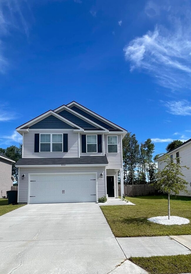Building Photo - 832 Abode Ave