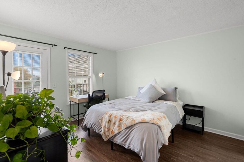Foto principal - 2325 Elliston Pl