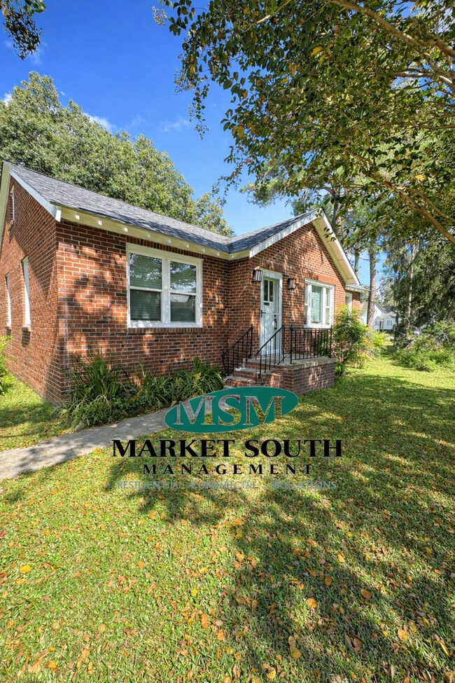 Foto del edificio - THUNDERBOLT COTTAGE!- AVAILABLE NOW!