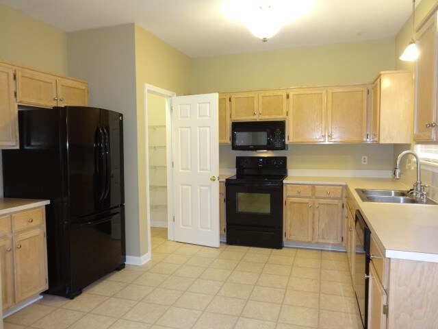Foto del edificio - 2400 Brookstone Pl