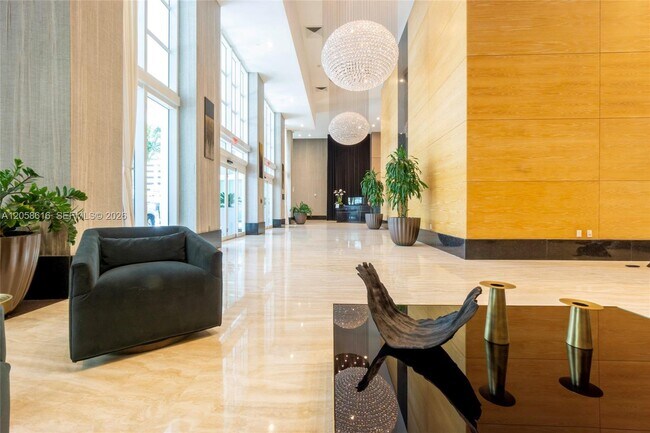 Foto del edificio - 950 Brickell Bay Dr