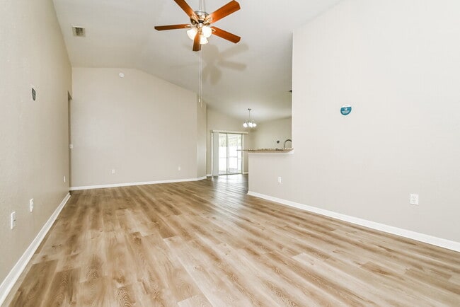 Building Photo - 11241 Southwind Lake Dr