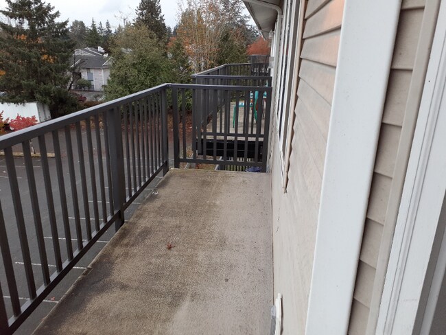 Foto del edificio - 628 128th St SW