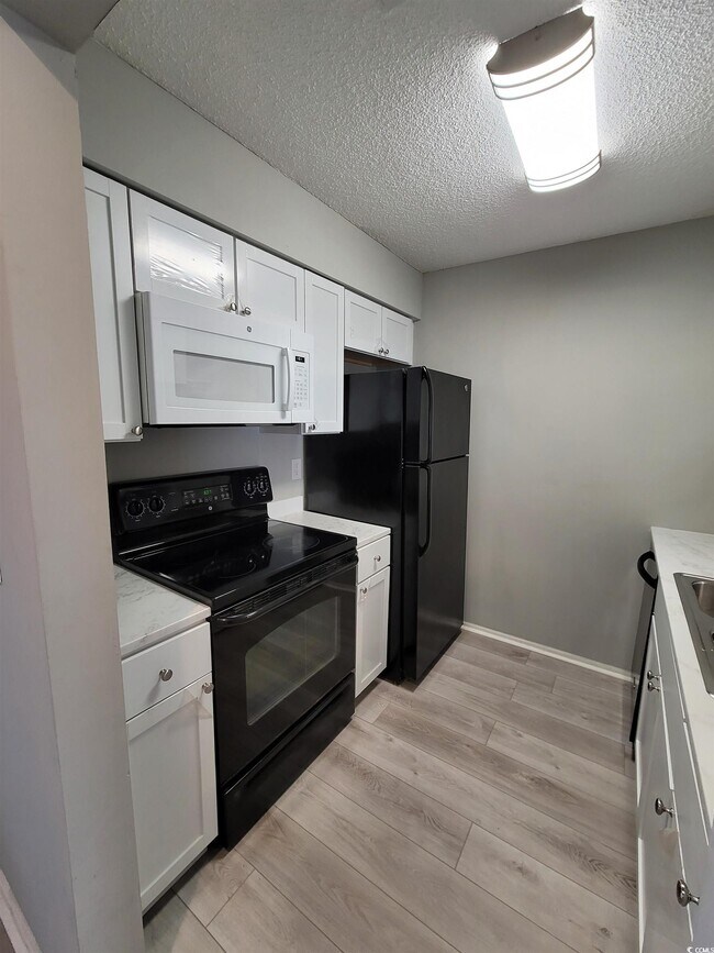 Foto del edificio - 4493 Little River Inn Ln