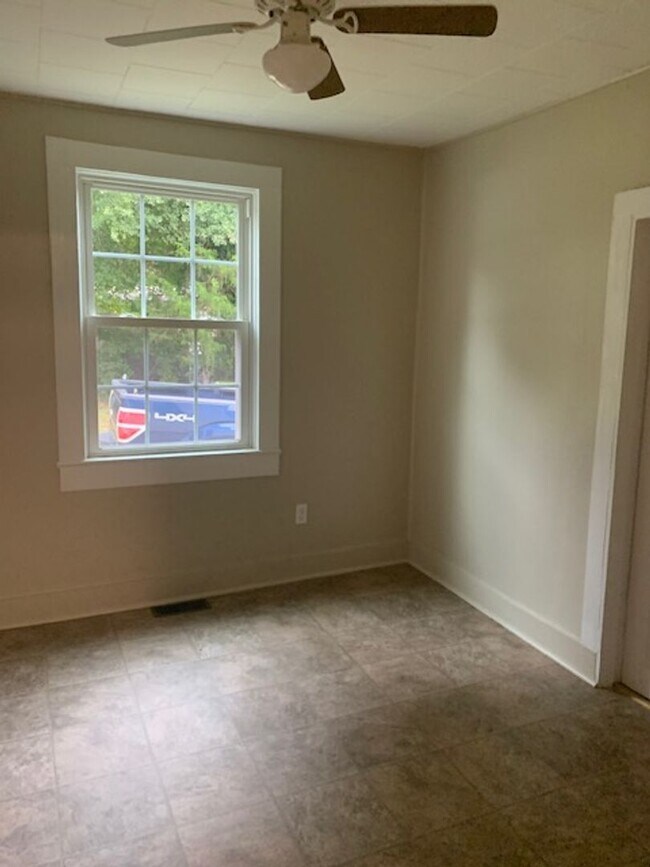 Foto del edificio - 303 Knitting Mill St