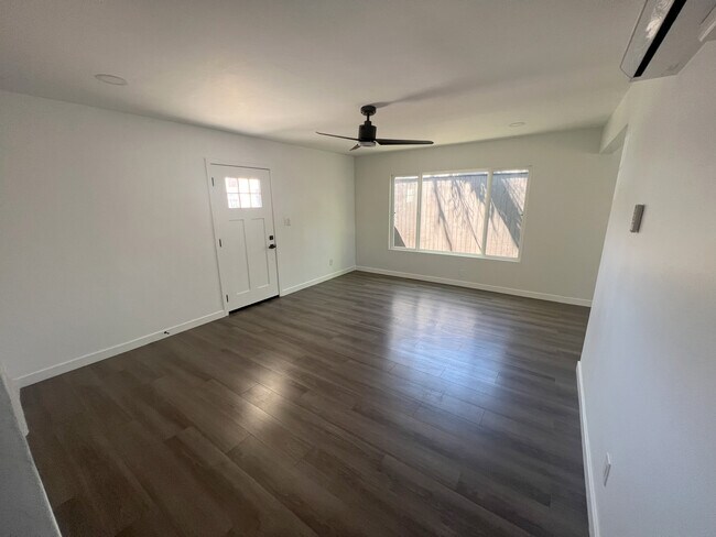 Foto del edificio - 3572 Nile St