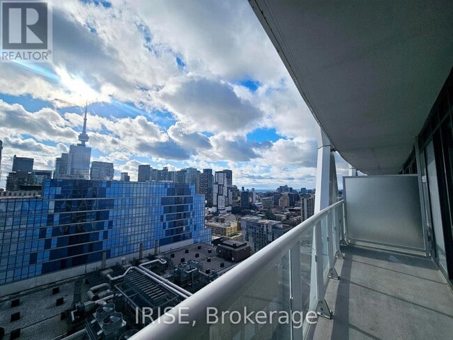Building Photo - 230 Simcoe St
