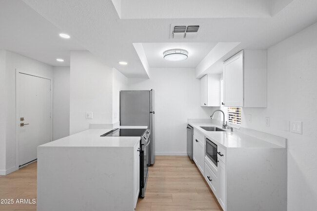 Foto del edificio - 4444 E Paradise Village Pkwy N