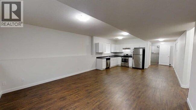 Building Photo - 9717-9112 112 Ave