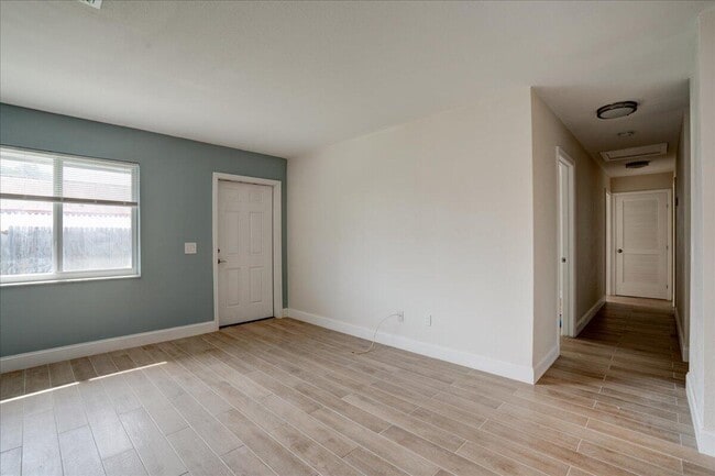 Building Photo - 4116 Plumosa St