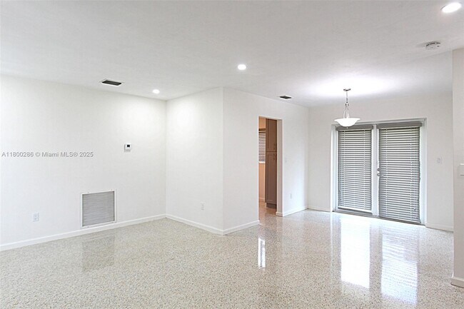 Building Photo - 6203 SW 108th Pl