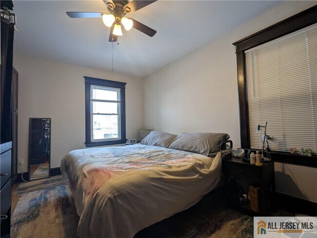 Foto del edificio - 5 Northside Ave