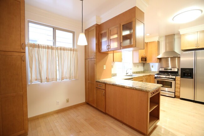 Foto del edificio - 2566-2568-2568 22nd Ave